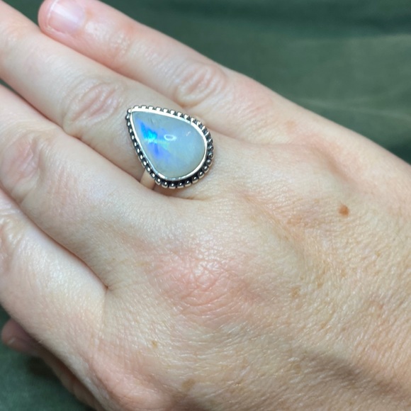 - Solid Sterling Silver Rainbow Moonstone Ring - Picture 4 of 4